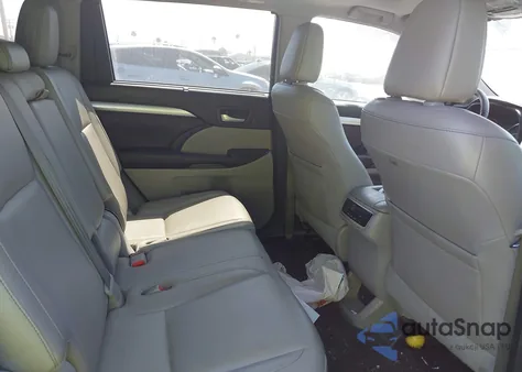 2017 Toyota Highlander Xle z USA, uszkodzony, nr VIN 5TDKZRFH3HS514241